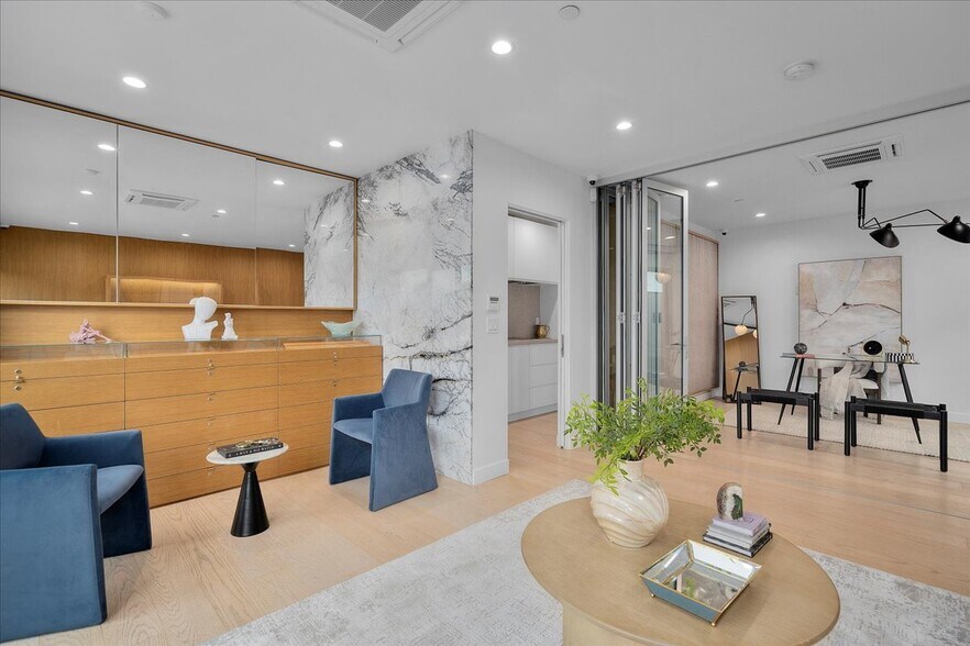 Building Photo - 541 Rose Ave