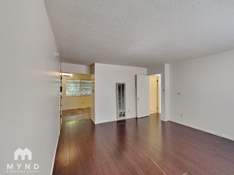 Building Photo - 2516 I St