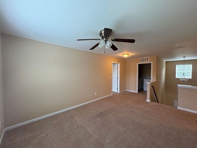 Building Photo - Gorgeous Sanford Home with Fenced Yard