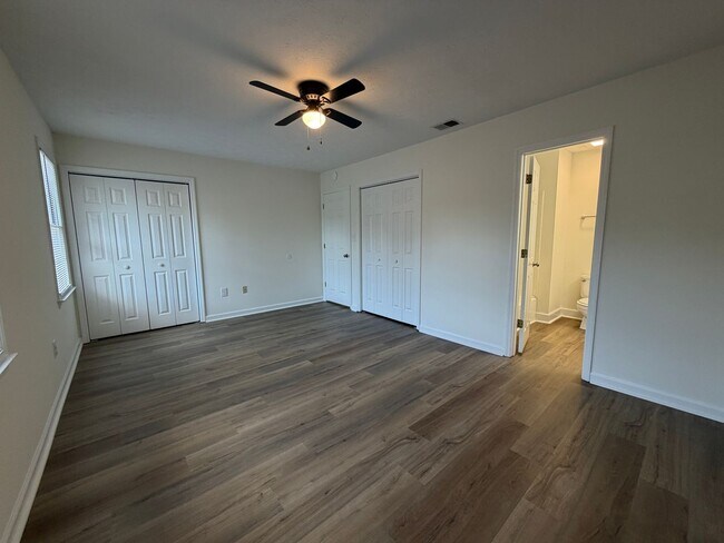 Building Photo - 2 Bedroom 2.5 Bath Condominium in Sweetwater Plantation