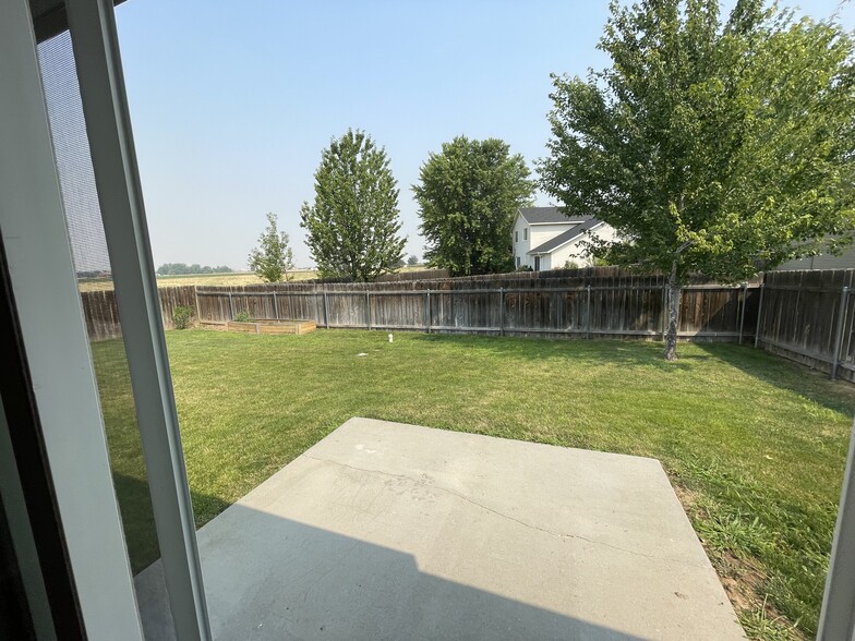 Building Photo - 5074 W Alderstone St