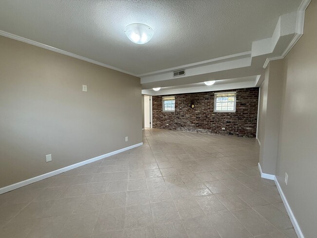 Building Photo - 220 Brampton Rd