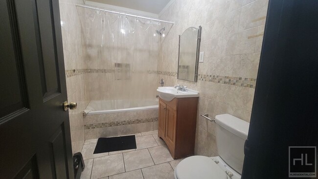 Building Photo - BUDGET FRIENDLY ROOM FOR RENT IN EAST NEW ...