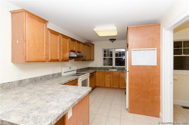 Building Photo - 527 W Thames St