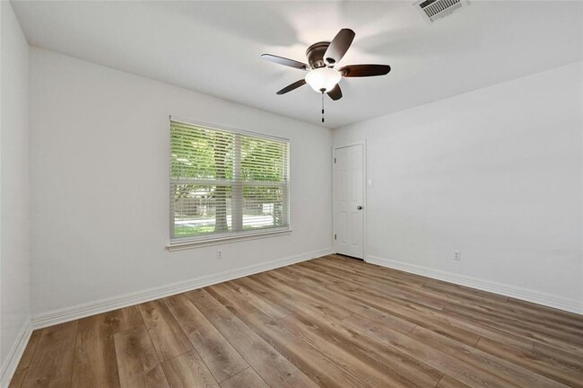 Building Photo - 5703 Marchmont Ln