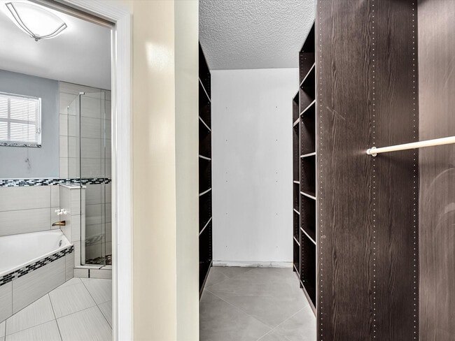 Building Photo - 13400 NW 5th Ct