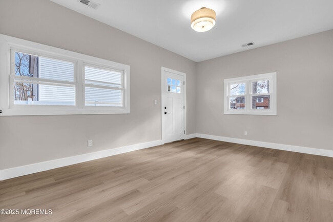 Building Photo - 170 Station Rd