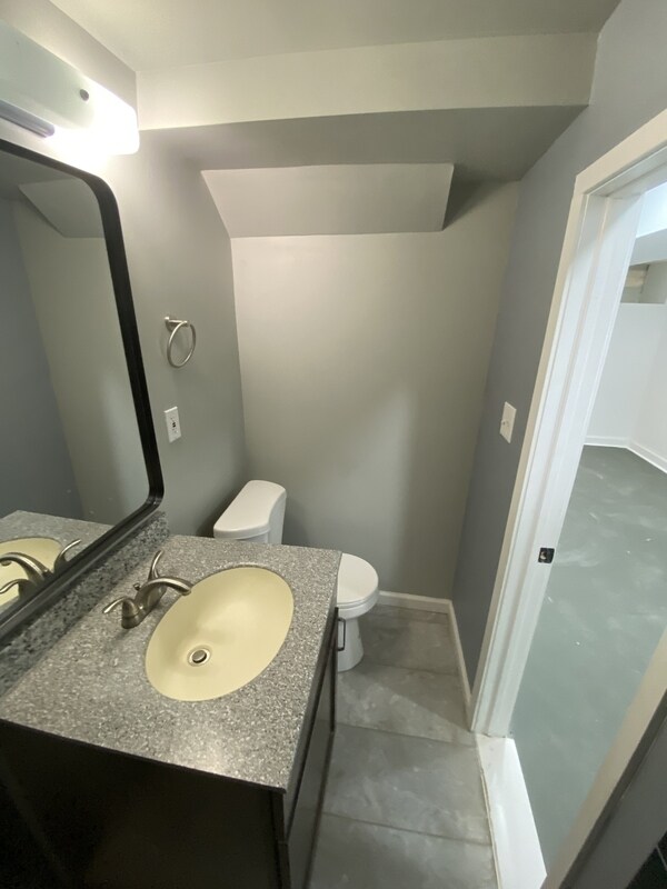 Building Photo - 423 N Highland Ave