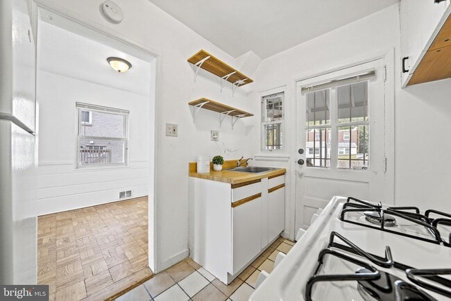 Building Photo - 4025 1st St SW