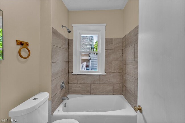 Building Photo - 3617 E 57th St