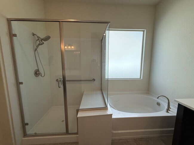 Building Photo - Dell Webb Home at Sun City ,3 Bedrooms, 3 Bathrooms, On Golf Course