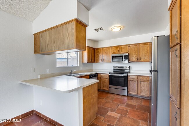 Building Photo - 12512 N 85th Ln