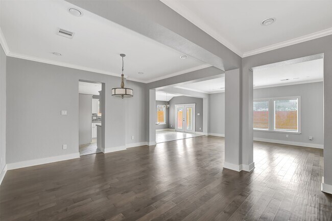 Building Photo - 315 Tilden Dr