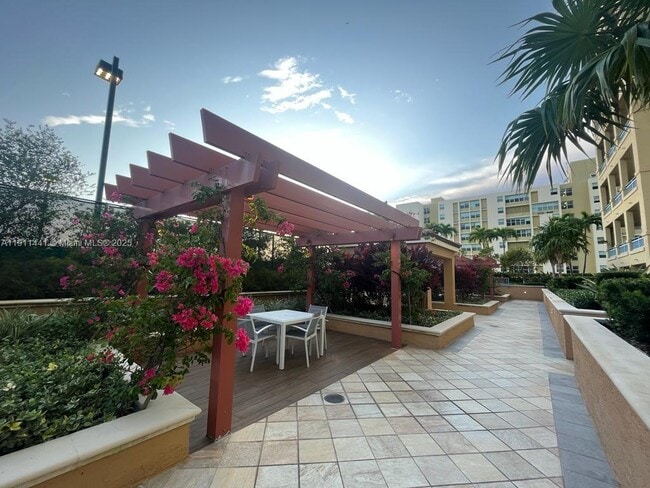 Building Photo - 90 Alton Rd