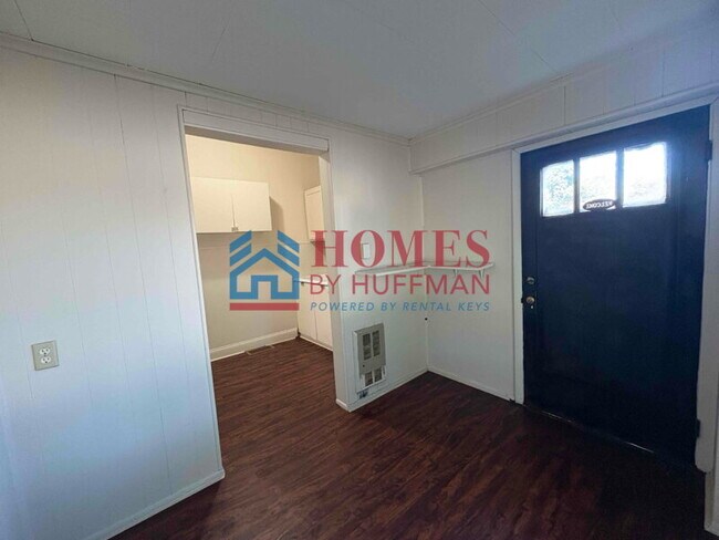 Building Photo - Nice Size Studio Apartment for Rent | All ...