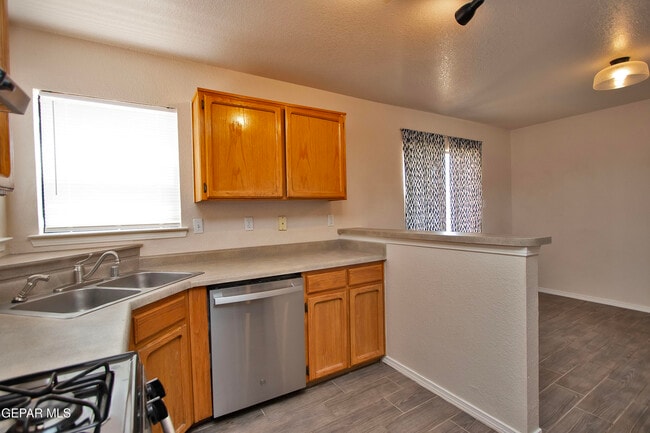 Building Photo - 11726 Stone Castle Dr