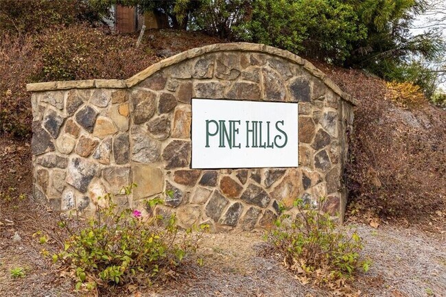 Building Photo - 1333 Victor Rd NE