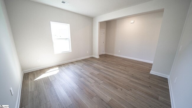 Building Photo - 1029 Killian St