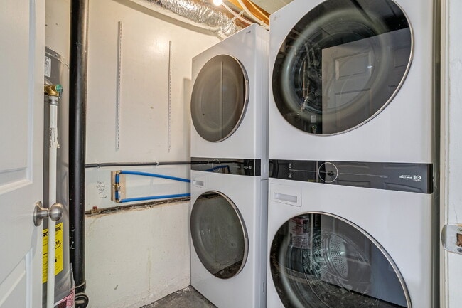 Building Photo - Private Room with a shared bath for Rent in Westminster!!!