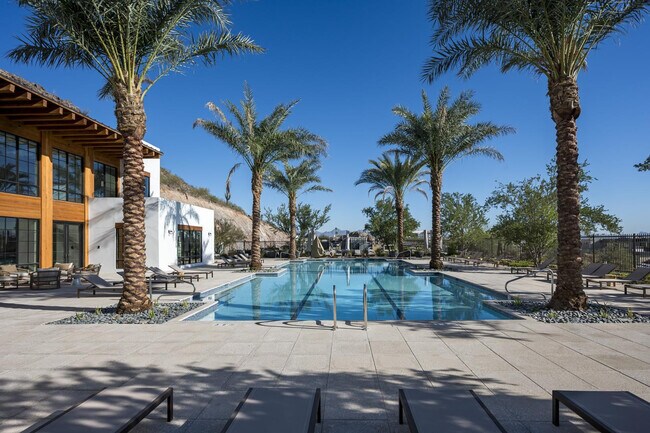 Building Photo - 4849 N Camelback Rdg Dr