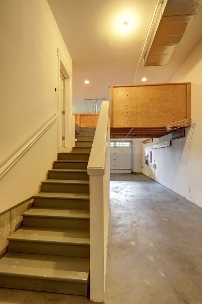 Building Photo - 16308 Simonds Rd NE