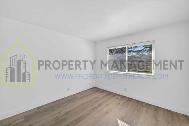 Building Photo - Charming 2-Bed Hideaway in Sacramento – Your Perfect Urban Retreat!