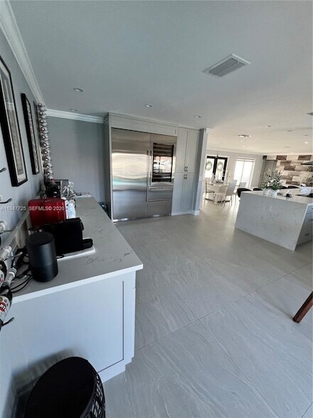 Building Photo - 5510 Bayview Dr