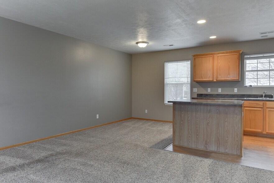 Building Photo - 6759 S 181st Ct