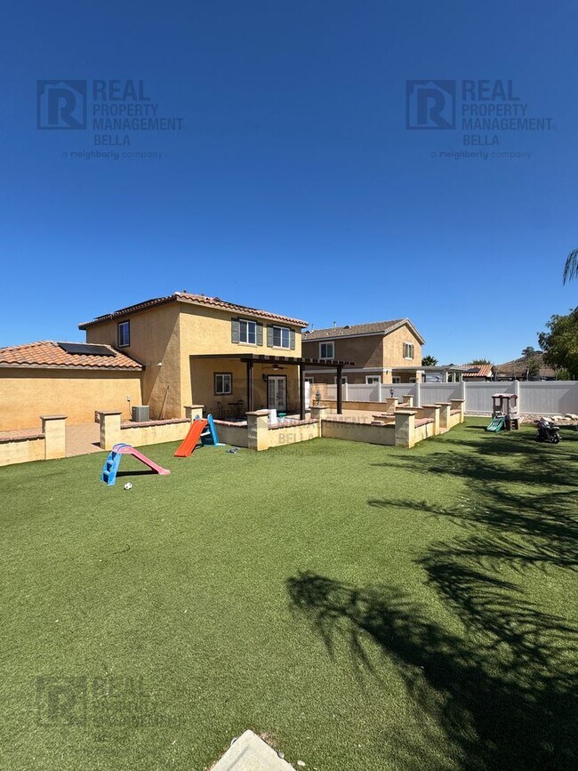Building Photo - Spacious 4-Bedroom Menifee Home with Downs...