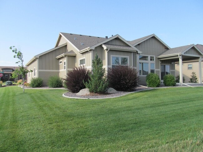 Building Photo - Amazing patio home for lease