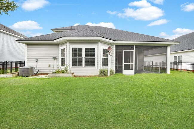 Building Photo - Spacious 4BR/3BA Pooler Home – Lagoon Views, Prime Location