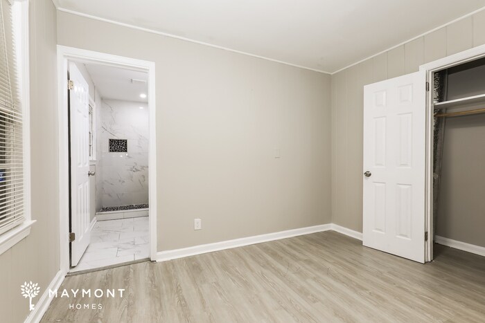 Building Photo - 111 Scarlett Dr