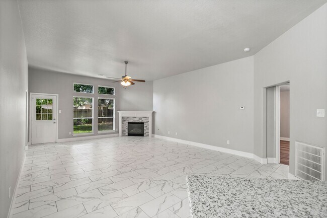 Building Photo - 20231 Avery Point Dr