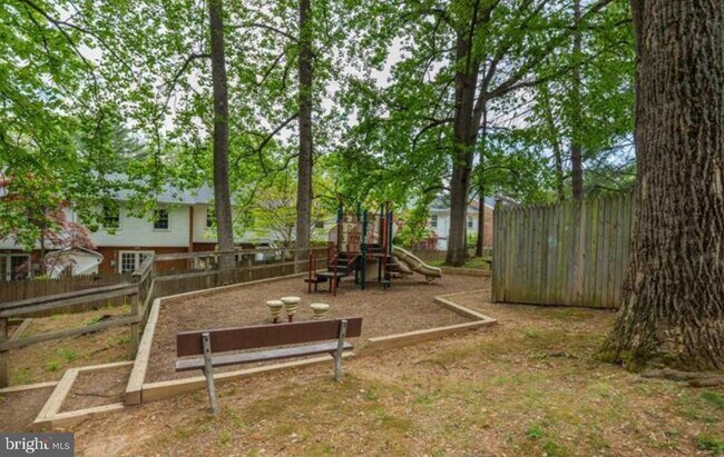 Building Photo - 7740 Tiverton Dr