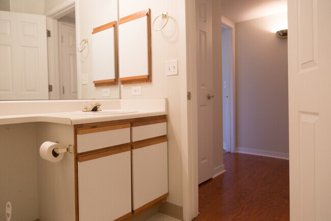 Building Photo - 33 S Boulder Cir