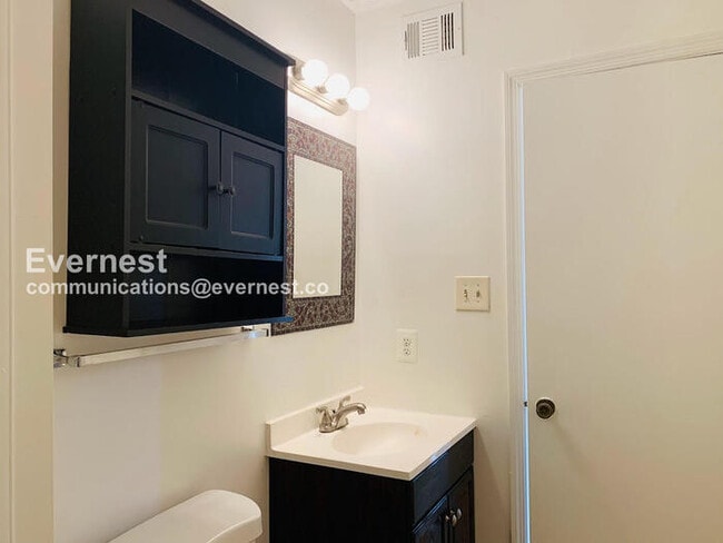 Building Photo - 8627 Reinecke Ct