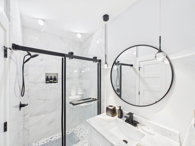 Building Photo - 5430 Havenwoods Dr