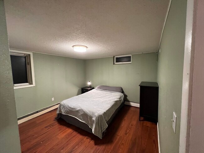 Building Photo - 4831 Klondike Ave