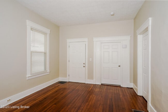 Building Photo - 1827 Osage Ave