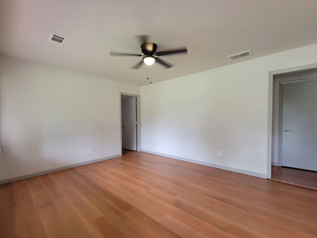 Building Photo - 5256 Eubanks Dr