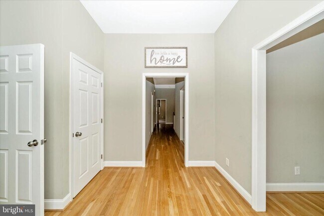 Building Photo - 3313 Moline Rd