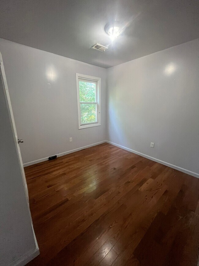 Building Photo - 15-17 Ferdinand St