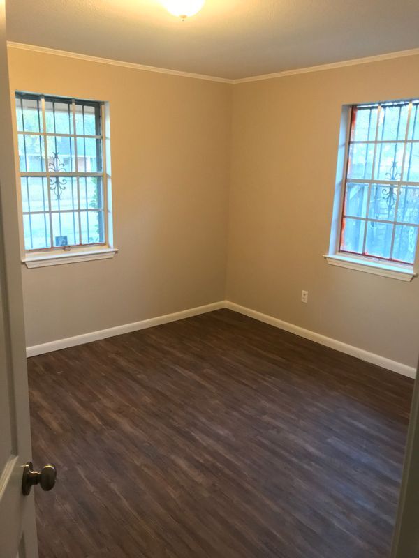 Building Photo - 9730 Mesa Verde Ave