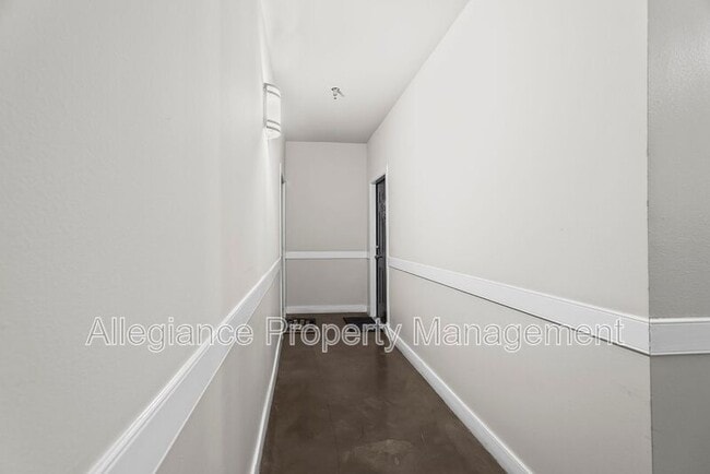 Building Photo - 12929 Centre Park Cir