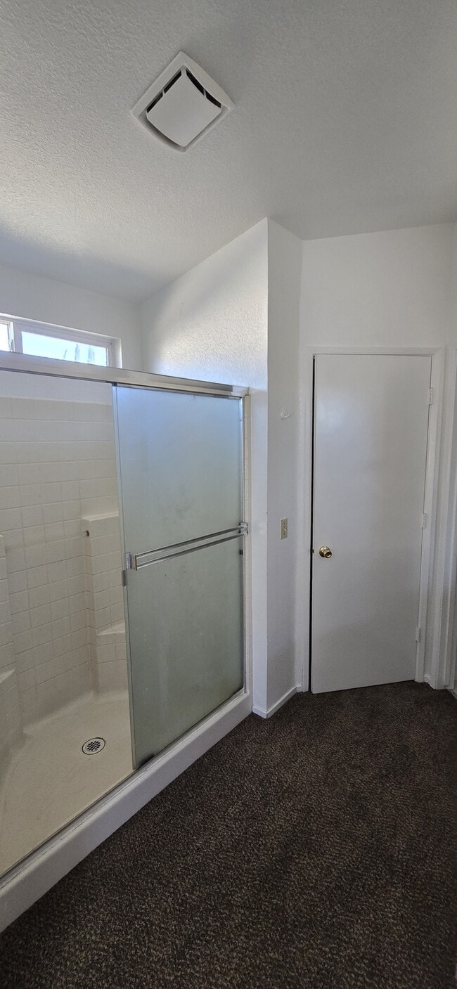 Building Photo - Weston Ranch 4 Bedroom 3 Bathroom Home