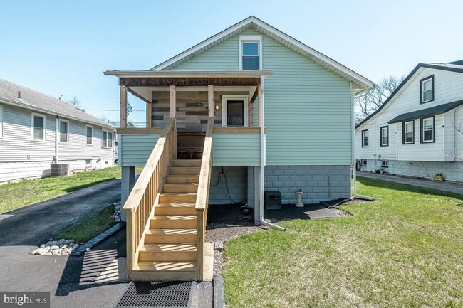 Building Photo - 106 Linderman Ave