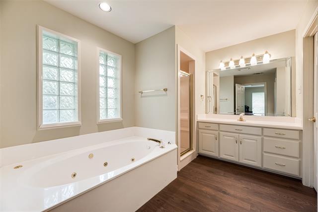 Building Photo - 8911 Hickory Hill Dr