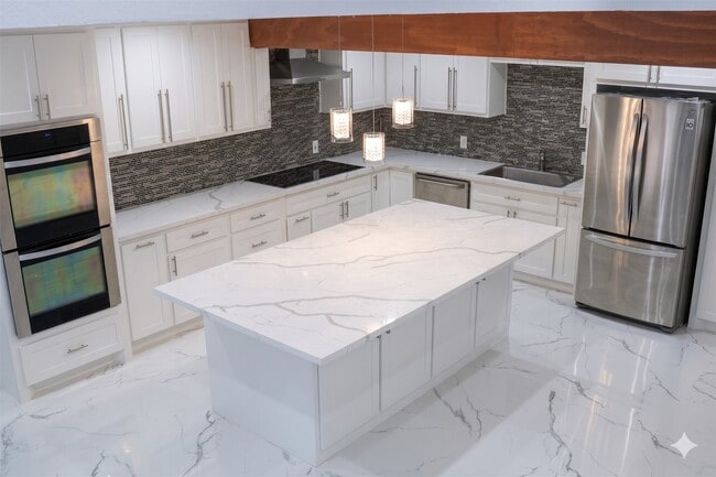 Building Photo - 10323 Bridgeland Ln