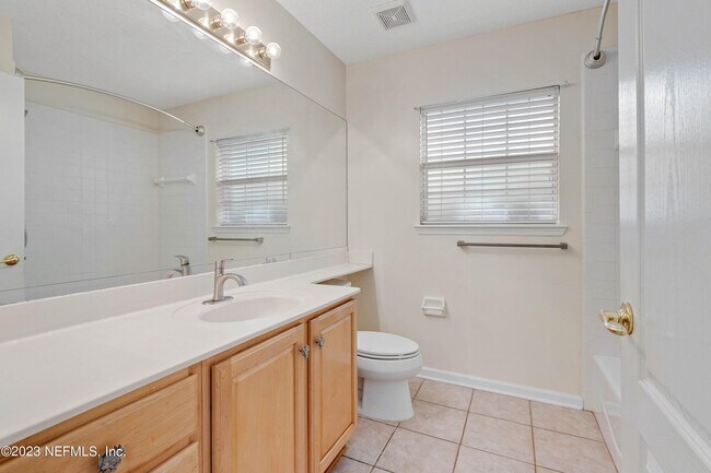 Building Photo - 429 Sea Spray Ln