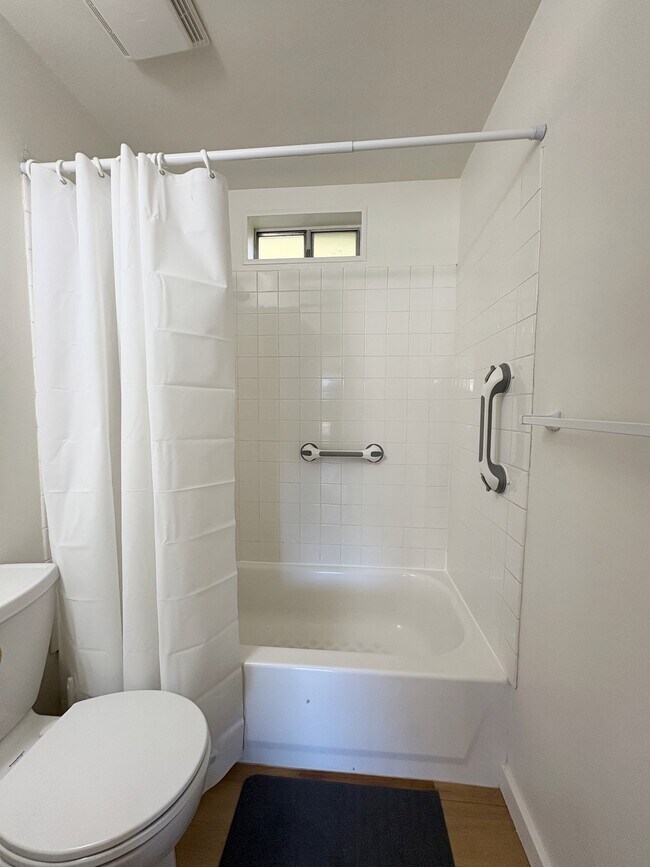 Building Photo - 2835 Pearl St